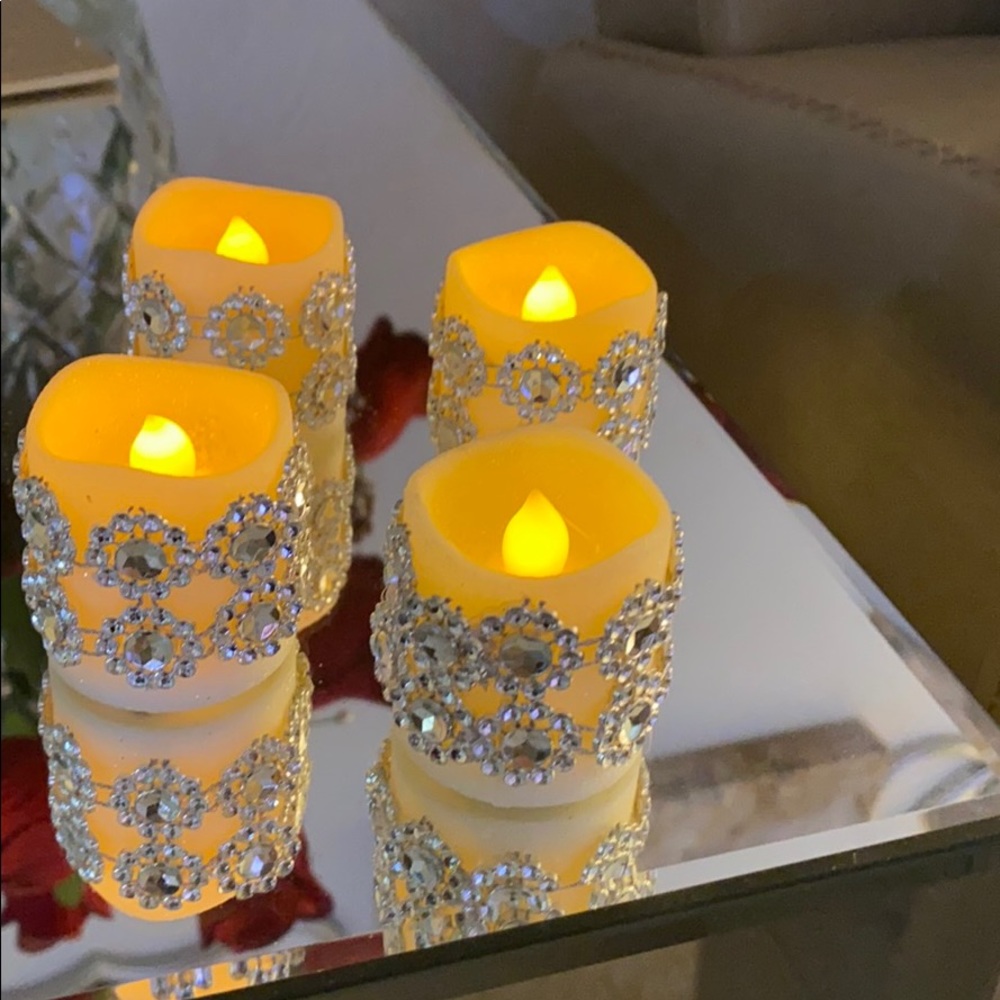 Battery operated blinging candles set of 4
